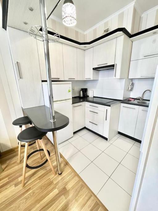 Beauty Studio In Center Apartamento Chisinau Exterior foto